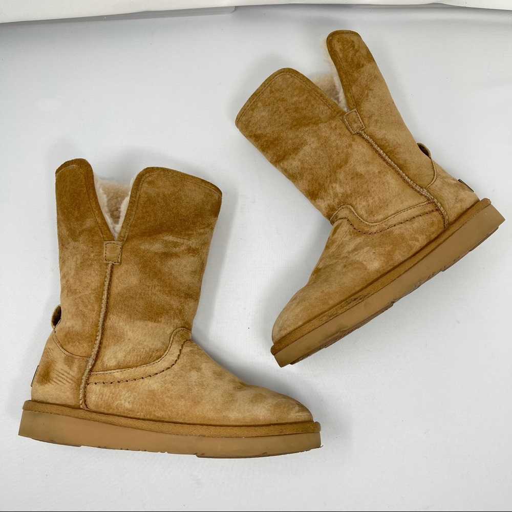 Ugg Chestnut Pull On Sherpa lined Leather Boots size 5 Great